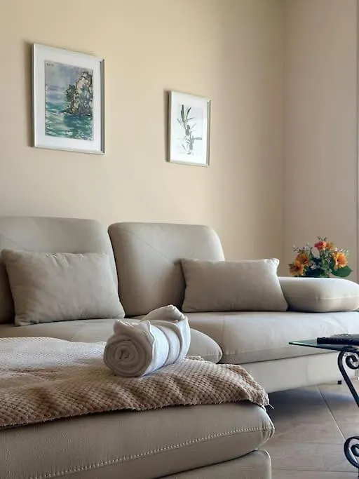 85M2 Stunning Sunset Couple Apartment Gjashtë Albanie